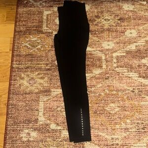 black lululemon leggings